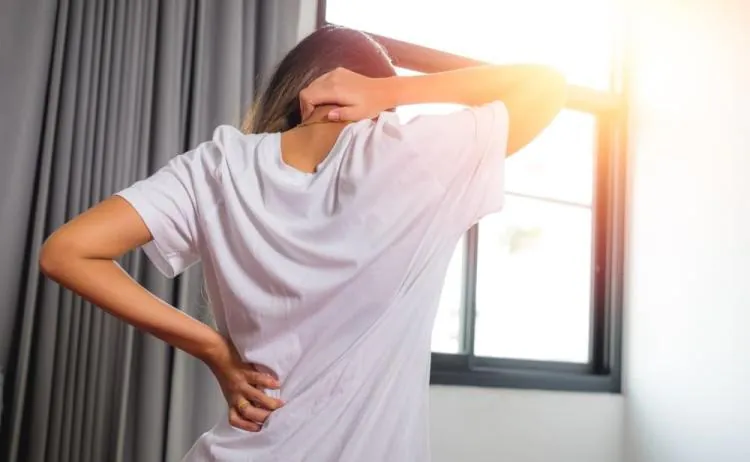 Cách phòng ngừa các bệnh lý xương khớp thường gặp vào mùa mưa 5 Ảnh minh họa bệnh viêm cột sống dính khớp