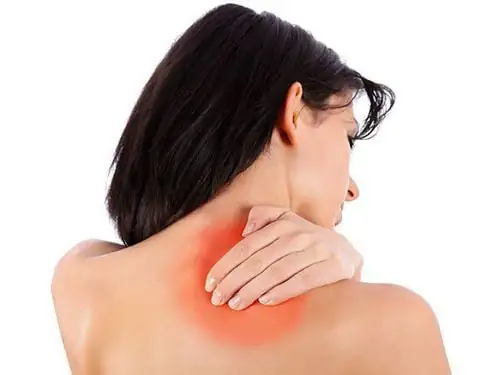 Cần làm gì khi bị co cứng cơ cổ vai? 1 Co cứng cơ cổ vai là tình trạng phổ biến mà nhiều người gặp phải, đặc biệt là những người làm việc văn phòng hoặc có lối sống ít vận động.