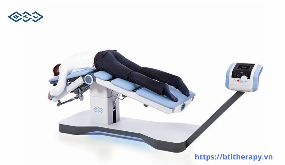 Giới Thiệu Các Liệu Pháp Vật Lý Trị Liệu Hiệu Quả Tại Phòng Khám Y Học Cổ Truyền Thái Dương – Hữu Minh 5 Giường kéo dãn châu âu phù hợp với: Người bị thoát vị đĩa đệm, đau lưng mãn tính.
